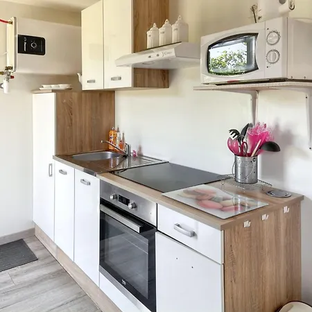 Holiday home Maison Charmante A La Bouillie, Jardin La Bouillie