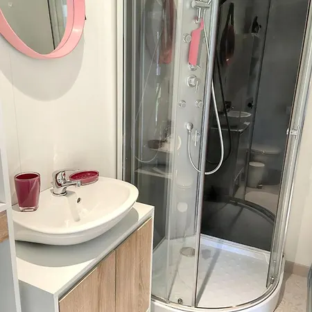 Maison D'une Avec Terrasse Amenagee Et Wifi A